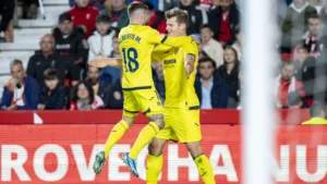 Sörloth y Moreno celebrando un gol. Imagen: Villarreal CF.