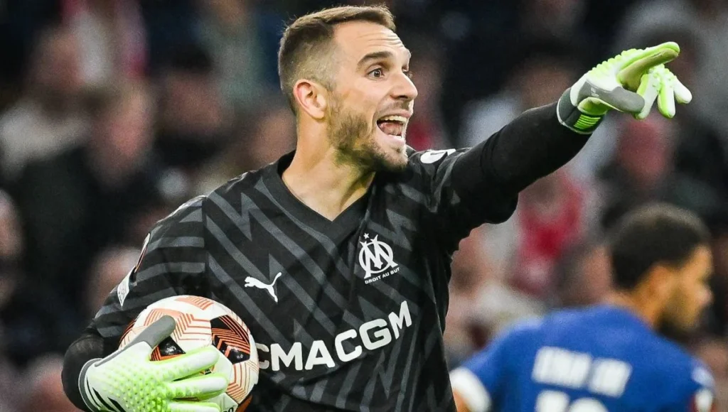 Pau López jugando con el Marsella. Fuente: Estadiodeportivo