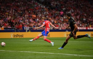 Gallagher anotando su primer gol como rojiblanco. Fuente: Denis Doyle/Getty Images