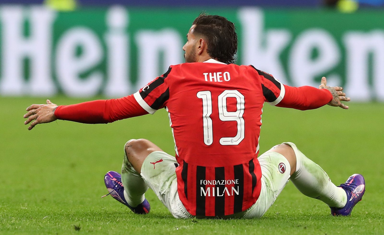 paolo maldini theo hernandez milan serie a