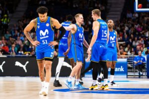 Imagen de varios jugadores del Movistar Estudiantes en el partido contra el Obradoiro. Fuente: Movistar Estudiantes