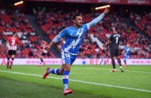 Álvaro García celebrando un gol en San Mamés. 