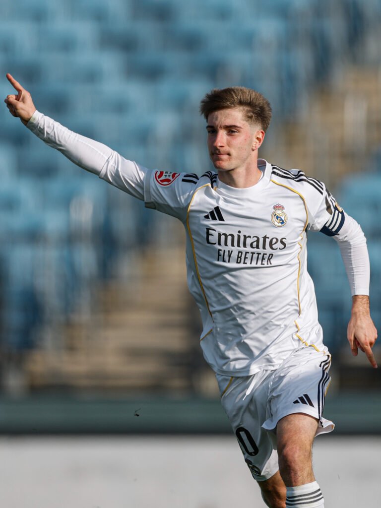 Palacios celebrando el 1-0 / Vía: @lafabricacrm en X