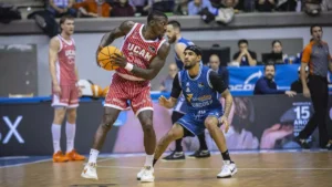 Dylan Ennis, del UCAM Murcia, durante el encuentro ante San Pablo Burgos. / Cintia Cortés/ACB Photo