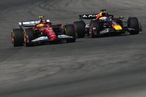 Verstappen - Hamilton. Fuente: OneFootball.